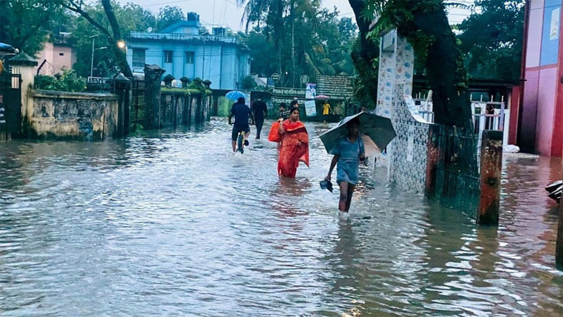 মৌলভীবাজারের সব নদীর পানি বিপৎসীমার ওপরে, পানিবন্দি ২ লাখ মানুষ