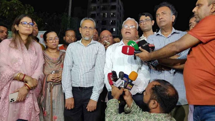 ‘২৪ ঘণ্টার আগে খালেদা জিয়ার অবস্থা সম্পর্কে কিছু বলা যাবে না’