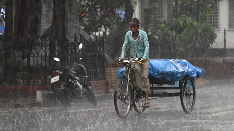 সারাদেশে হালকা থেকে মাঝারি বৃষ্টিপাতের সম্ভাবনা