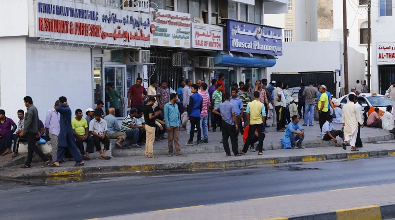 যেভাবে বৈধতা পাচ্ছেন ৯৬ হাজার বাংলাদেশি