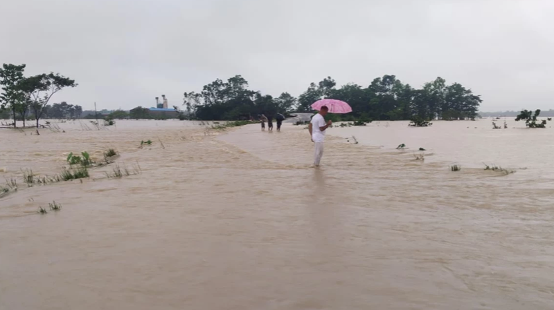 বাংলাদেশকে বন্যায় ডুবিয়ে নিজেদের নিরাপদে রাখছে ভারত