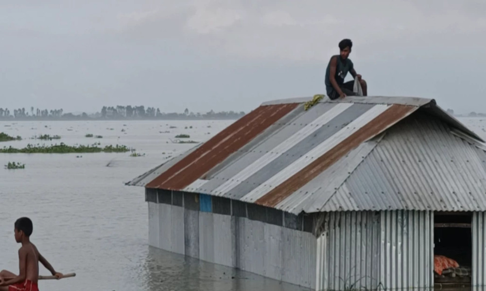 কুড়িগ্রামে বন্যা পরিস্থিতির অবনতি, দেড় লাখ মানুষ পানিবন্দি