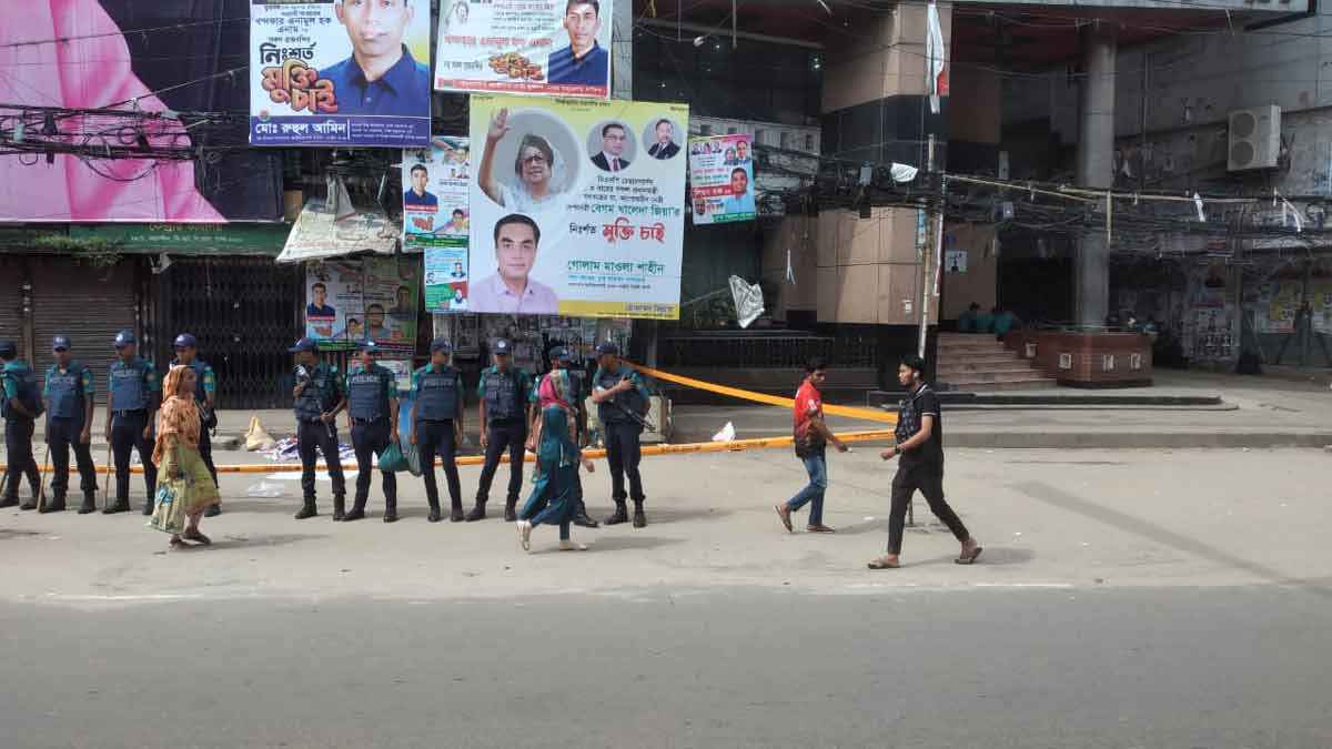 বিএনপির কেন্দ্রীয় কার্যালয়ের গেটে তালা