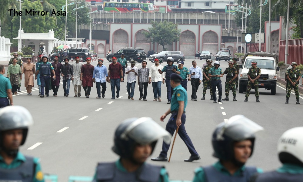 দেশের বিভিন্নস্থানে বিক্ষোভ, সংর্ঘষ চলছে