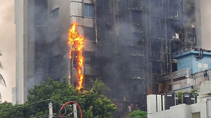 যশোরে এমপি শাহীন চাকলাদারের আবাসিক হোটেলে আগুনে নিহত ২৪