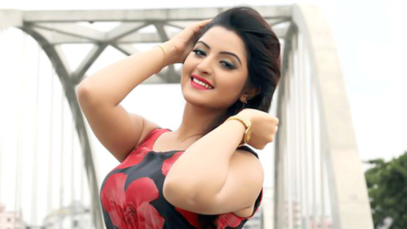 হাসপাতালে পরীমনি