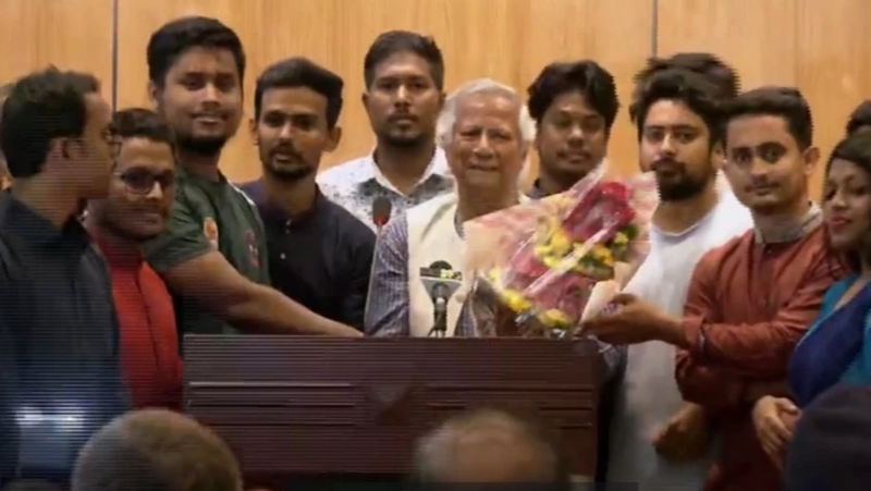 আমাদের সরকারকে জনগণের আস্থায় নিতে হবে: ড. ইউনূস