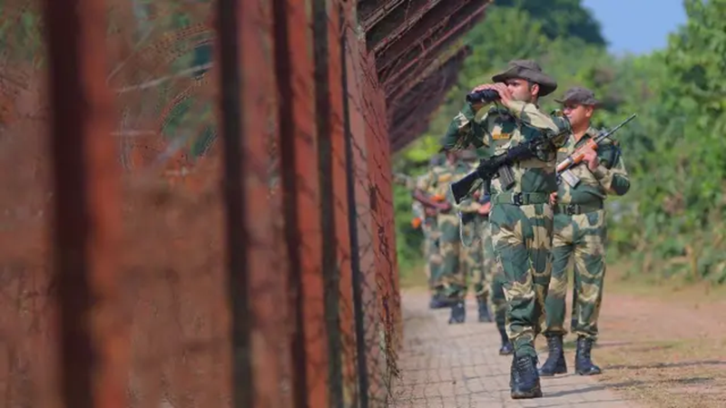 যেভাবে ভারতে পালাচ্ছেন আওয়ামী লীগ সরকারের প্রভাবশালীরা