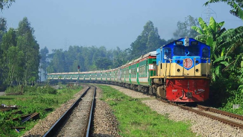 ভয়াবহ বন্যা: ঢাকা-চট্টগ্রাম রুটে ট্রেন চলাচল বন্ধ