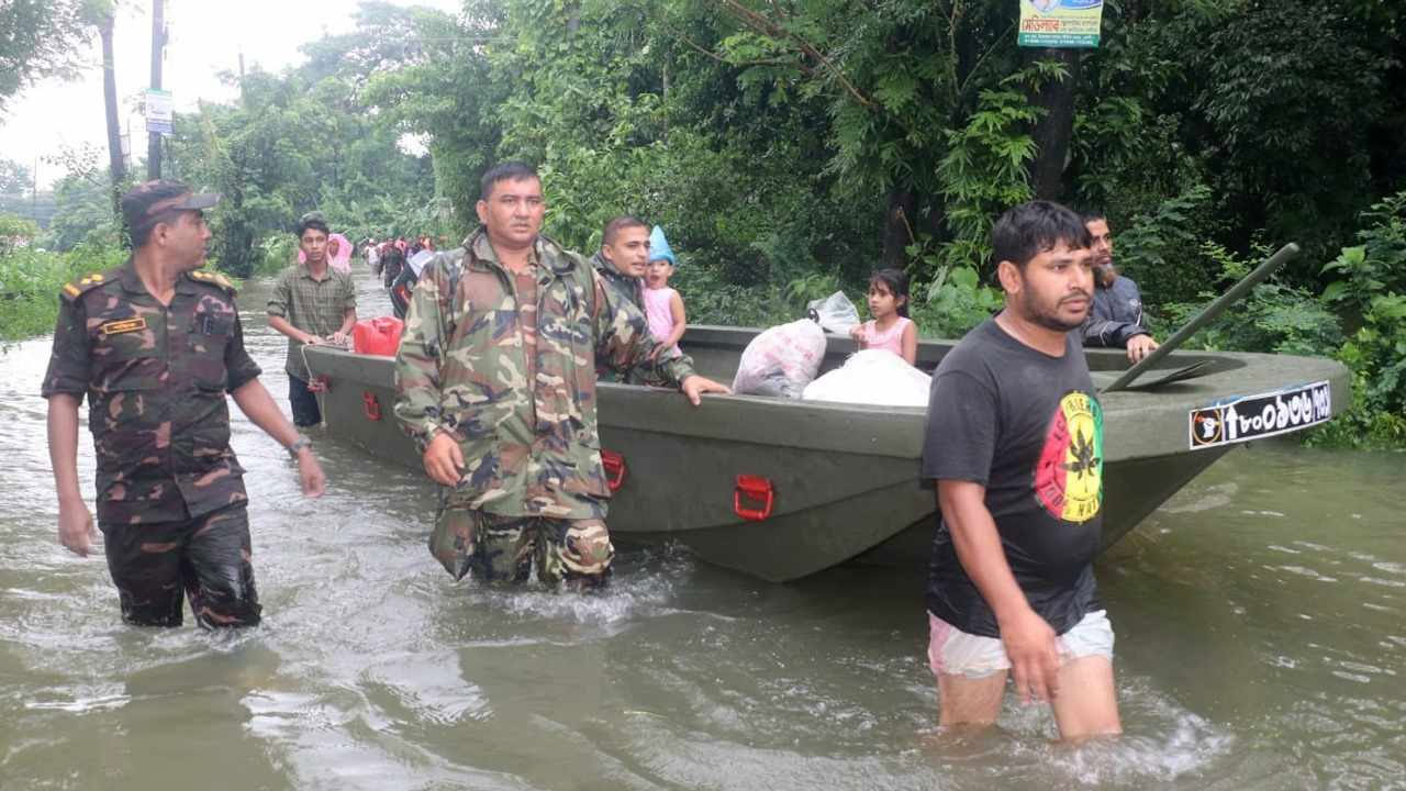 বন্যার্তদের উদ্ধারে সেনাবাহিনীর জরুরি নম্বর