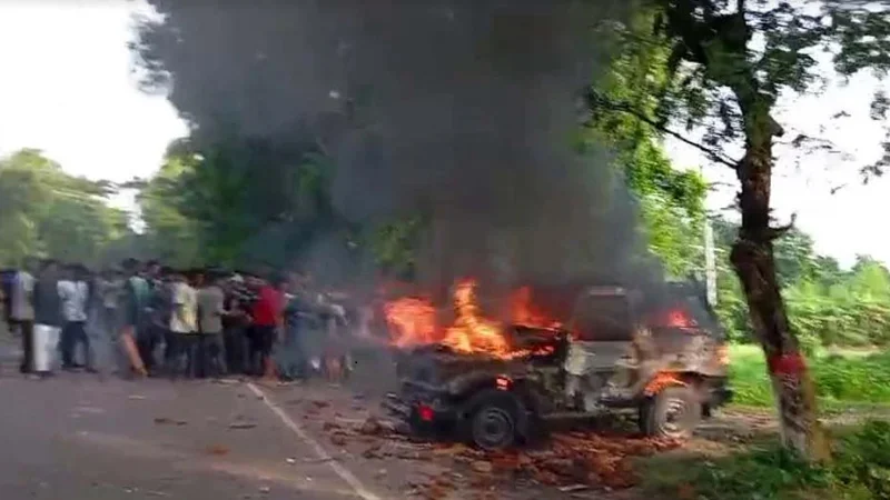 গোপালগঞ্জে সেনাবাহিনীর ওপর হামলা, ৩৩০৬ জনকে আসামি করে মামলা