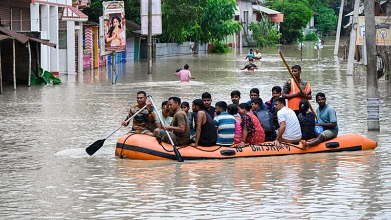 ভারী বৃষ্টির শঙ্কায় ত্রিপুরাসহ ভারতের ৯ রাজ্যে ‘রেড অ্যালার্ট’