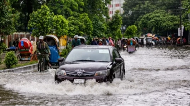 টানা বৃষ্টিতে ব্যাহত ঢাকার জনজীবন