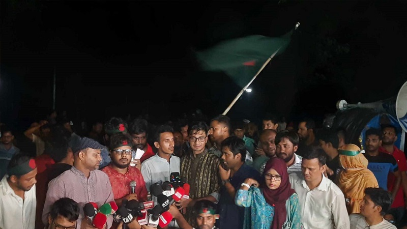 প্রজ্ঞাপন না হওয়া পর্যন্ত সড়কেই থাকবেন ৩৫ প্রত্যাশীরা
