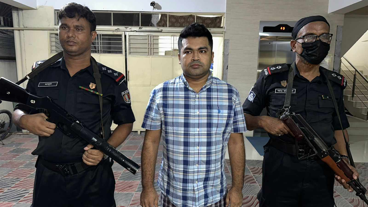 ছাত্র-জনতার ওপর গুলি করা ছাত্রলীগ নেতা গ্রেপ্তার