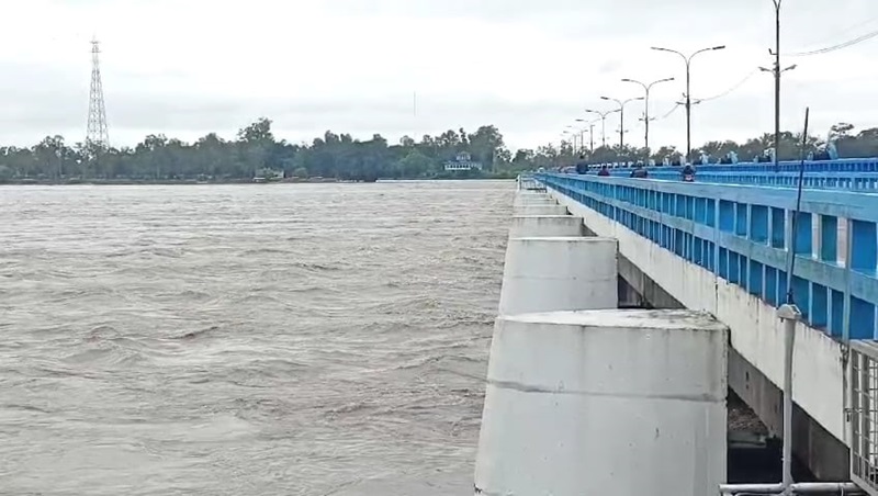 ভাঙন আতঙ্কে তিস্তাপাড়ের মানুষ