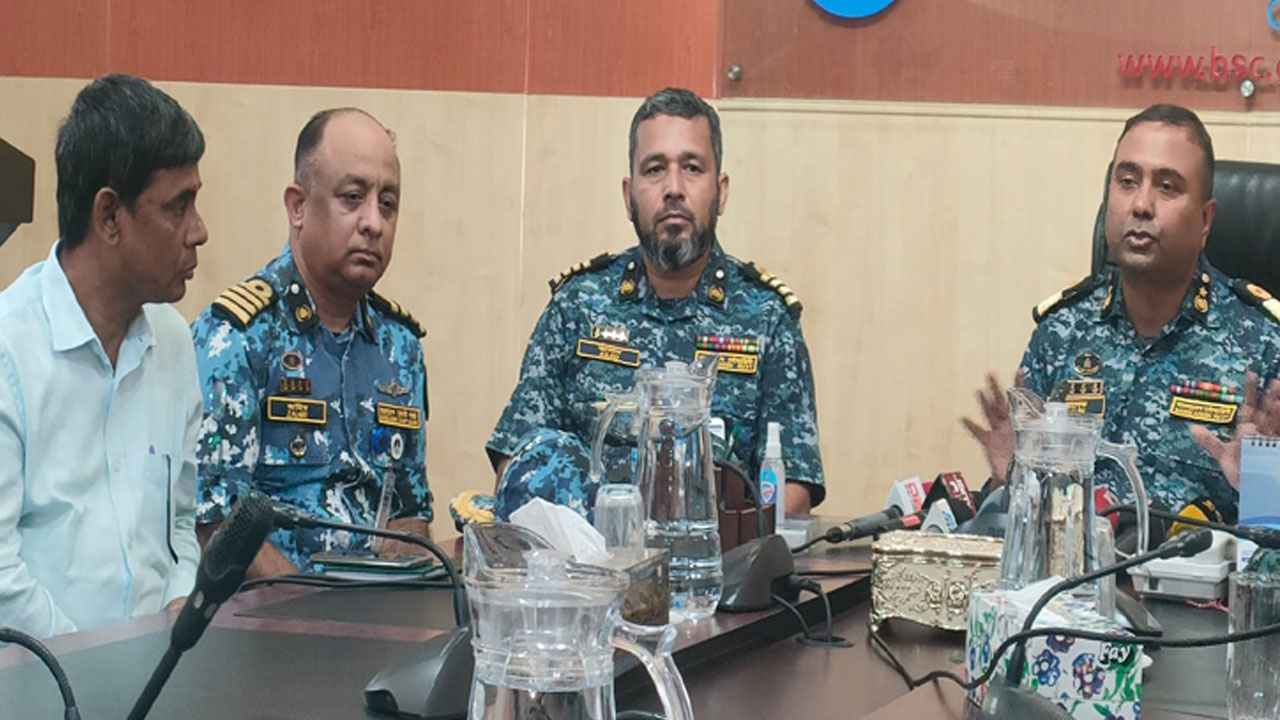 জাহাজে আগুন জাতীয় জ্বালানি নিরাপত্তা বিঘ্নিত করার অপচেষ্টা: বিএসসি