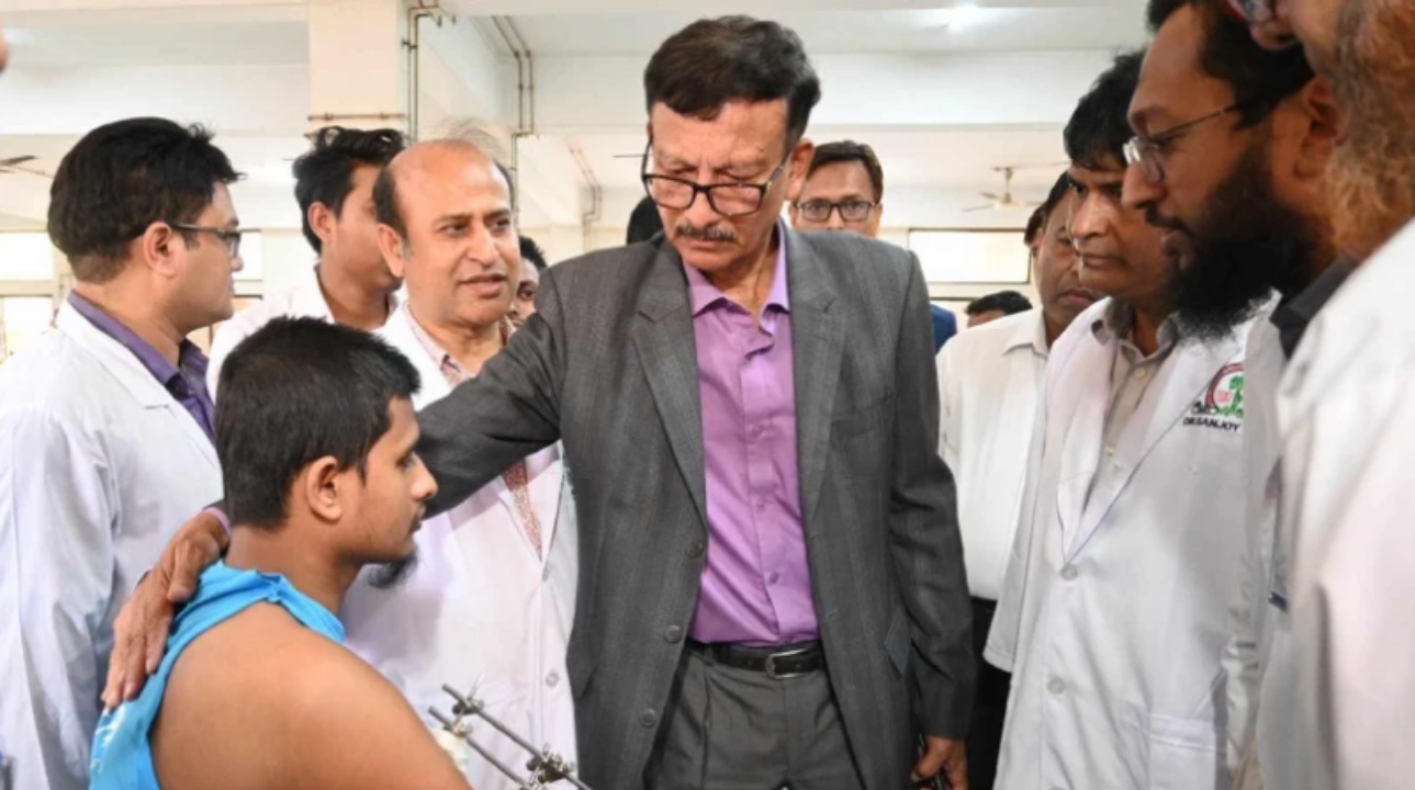 জুলাই বিপ্লবে আহতদের চিকিৎসা-পুনর্বাসনে সরকার বদ্ধপরিকর: পররাষ্ট্র উপদেষ্টা