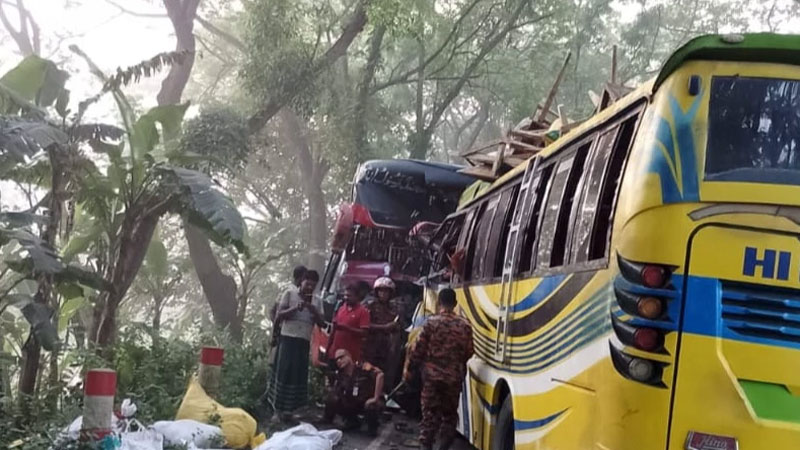 ফরিদপুরে দুই বাসের মুখোমুখি সংঘর্ষে নিহত ৫