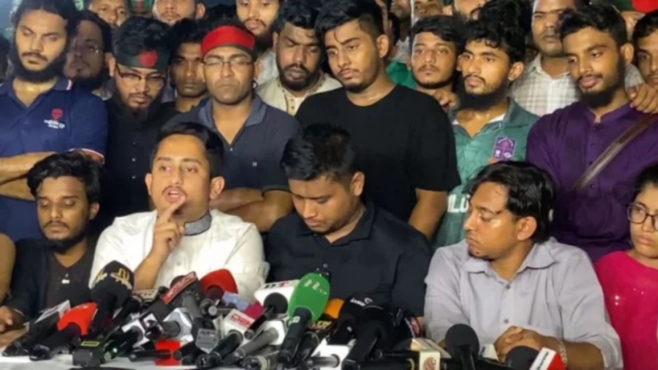 বৈষম্যবিরোধী ছাত্র আন্দোলনের আহ্বায়ক হাসনাত আব্দুল্লাহ, সদস্য সচিব আরিফ সোহেল