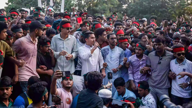রাষ্ট্রপতির পদত্যাগ ও ছাত্রলীগকে নিষিদ্ধের দাবি বৈষম্যবিরোধী ছাত্র আন্দোলনের