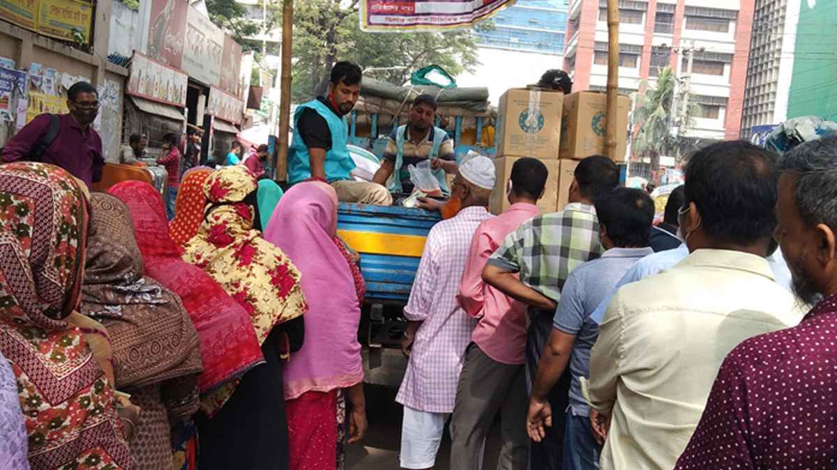 ১ জানুয়ারি থেকে স্মার্ট কার্ডে মিলবে টিসিবির পণ্য