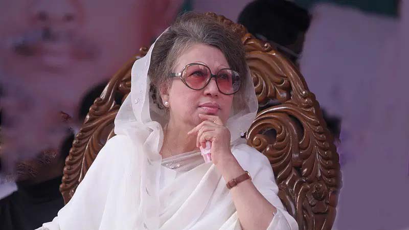 ওমরাহ পালন শেষে বিদেশে চিকিৎসা নেয়া শুরু করবেন খালেদা জিয়া