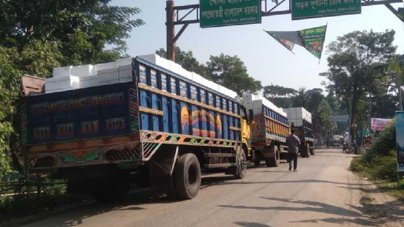 আখাউড়া স্থল দিয়ে ভারতে গেল মাছ, আসতে পারে নতুন বার্তা