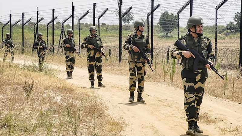 হিন্দুরা নয়, আগস্টের পর ভারতে বেশি গেছেন মুসলিমরা