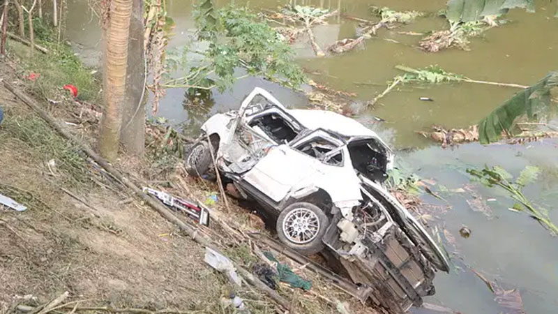 ফরিদপুরে ট্রেন-মাইক্রোবাসের সংঘর্ষে দুই নারীসহ নিহত ৫