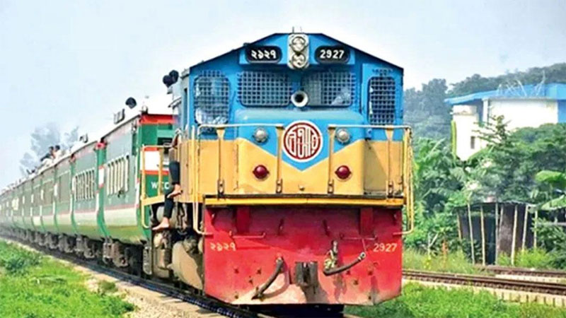 সারা দেশে ট্রেন চলাচল বন্ধ