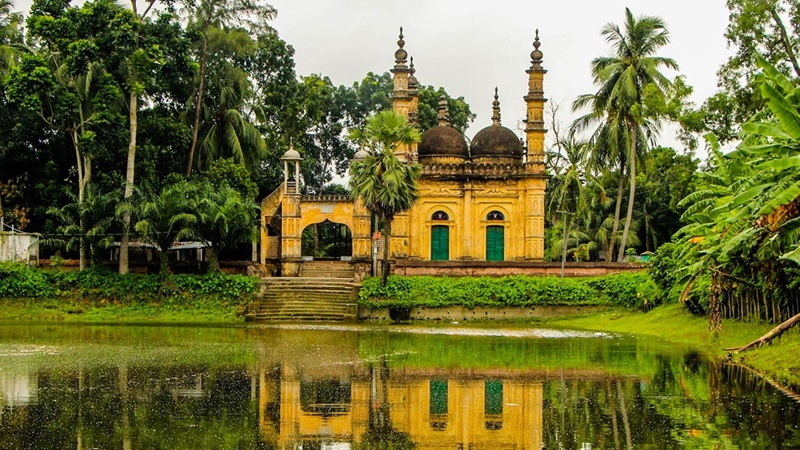 মুসলিম স্থাপত্যের নিদর্শন তেঁতুলিয়া শাহী জামে মসজিদ