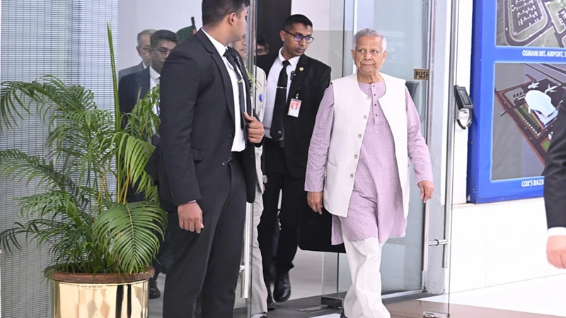 দোহার উদ্দেশে ঢাকা ছেড়েছেন প্রধান উপদেষ্টা