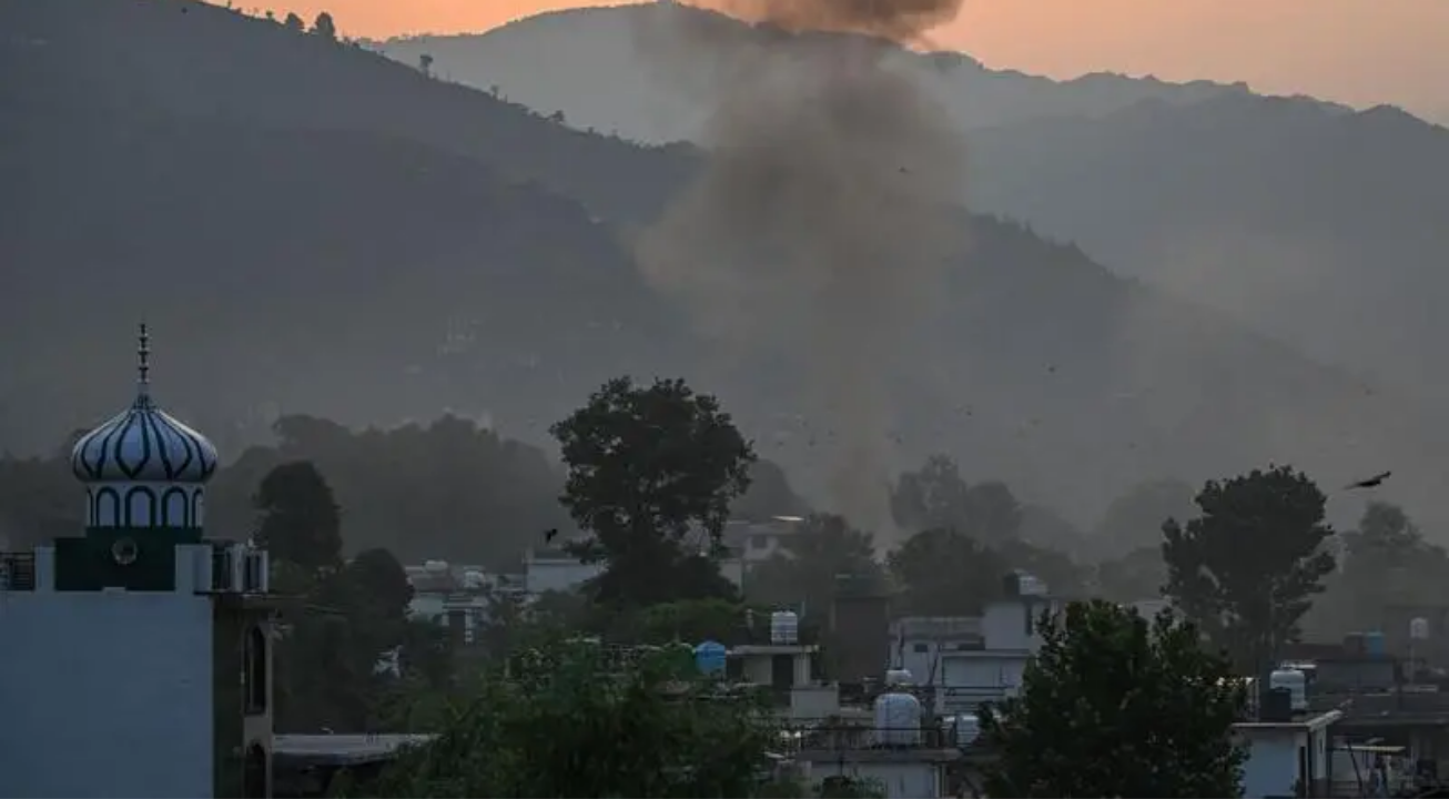 ভারত-শাসিত কাশ্মীরে পাকিস্তানের হামলায় নিহত অন্তত সাত