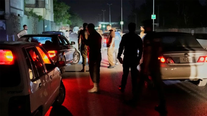 পাকিস্তানের তিন বিমানঘাঁটিতে ভারতের ক্ষেপণাস্ত্র হামলার অভিযোগ