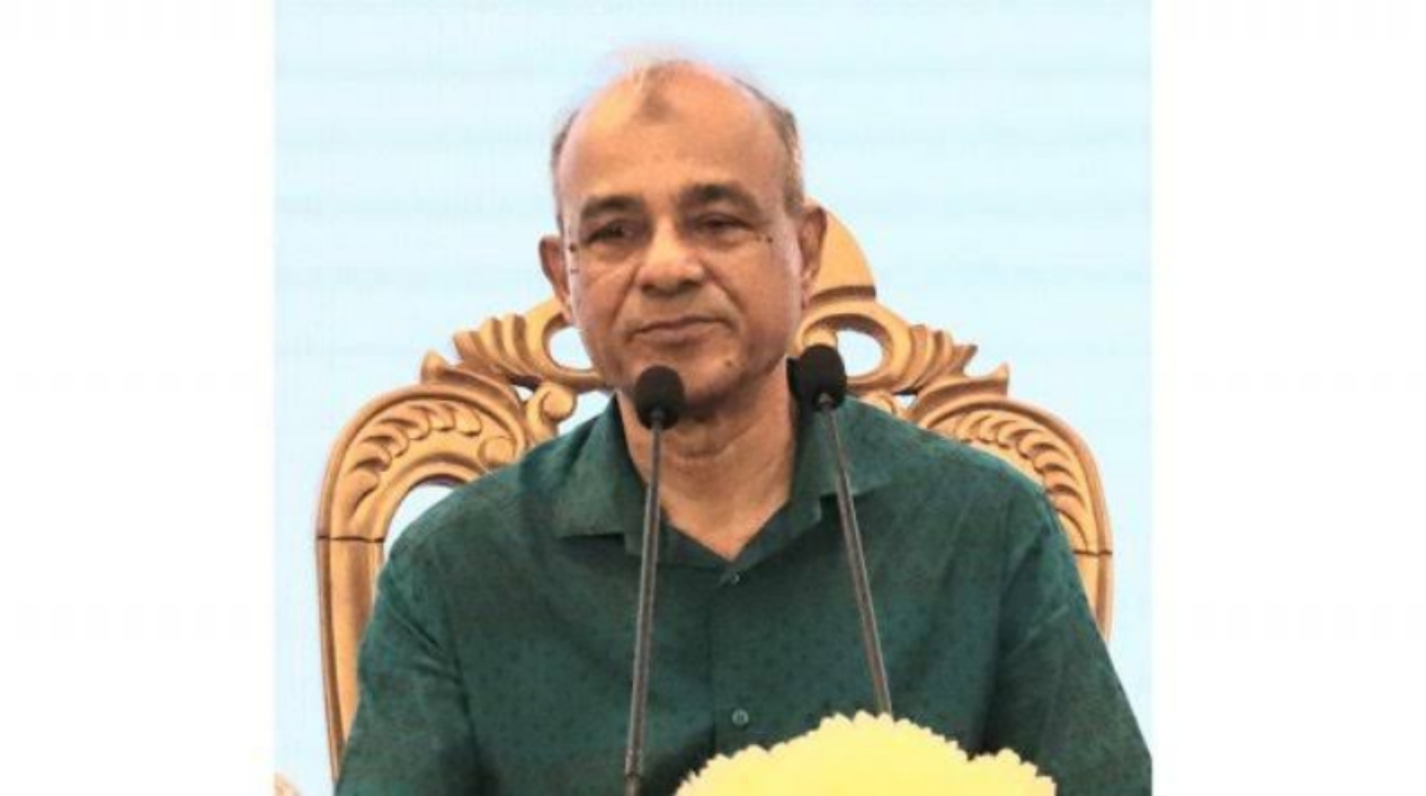 দুর্নীতিবাজরা না থাকায় বড় গরুর বিক্রি কম: স্বরাষ্ট্র উপদেষ্টা