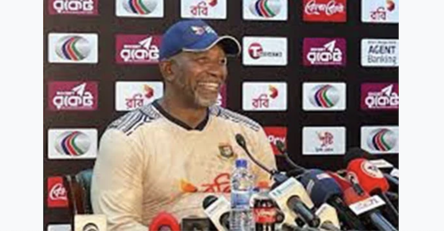 বড় জুটি না হওয়ায় আক্ষেপ সিমন্সের