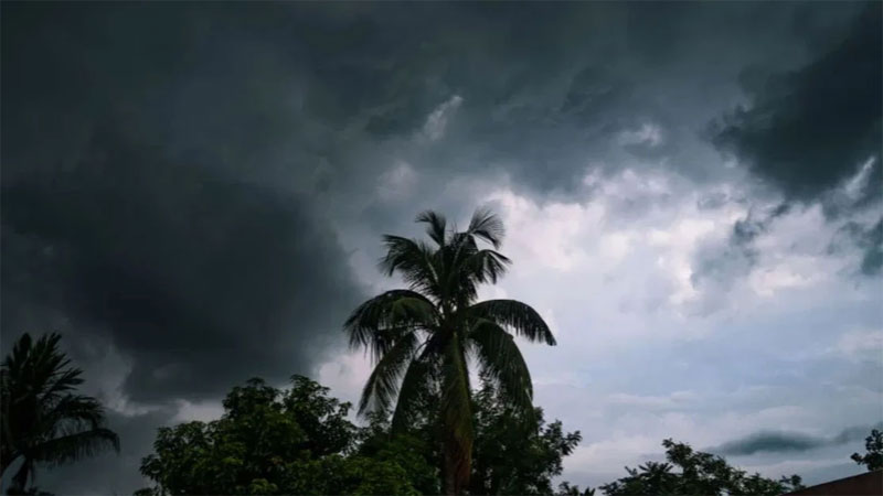 সমুদ্রবন্দরের সংকেত নামলেও সারা দেশে বৃষ্টির পূর্বাভাস