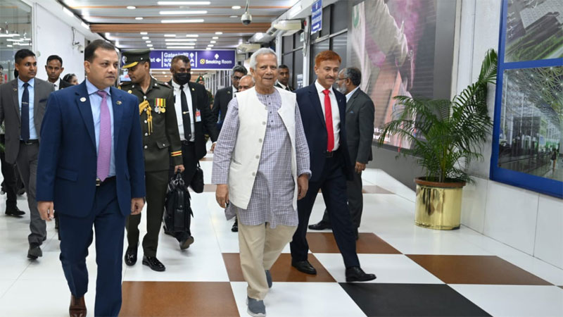 প্রধান উপদেষ্টা দেশে ফিরেছেন